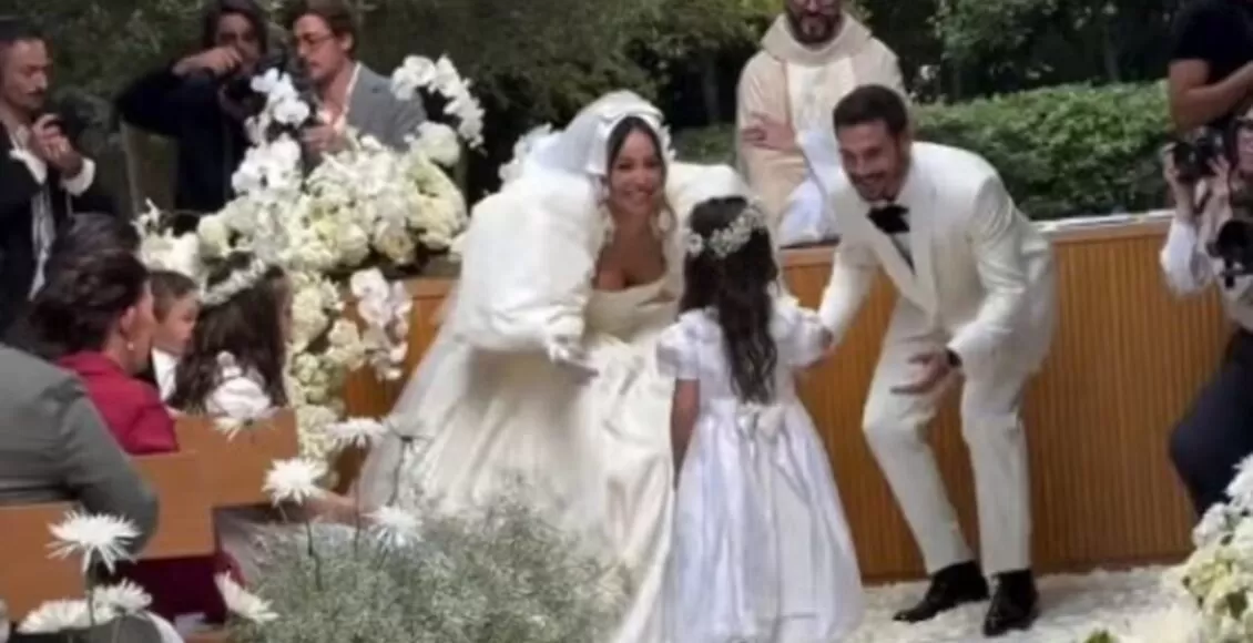 Emocionante Zoe Filha De Sabrina Sato Leva Aliancas No Casamento Da Mae Com Nicolas Prattes