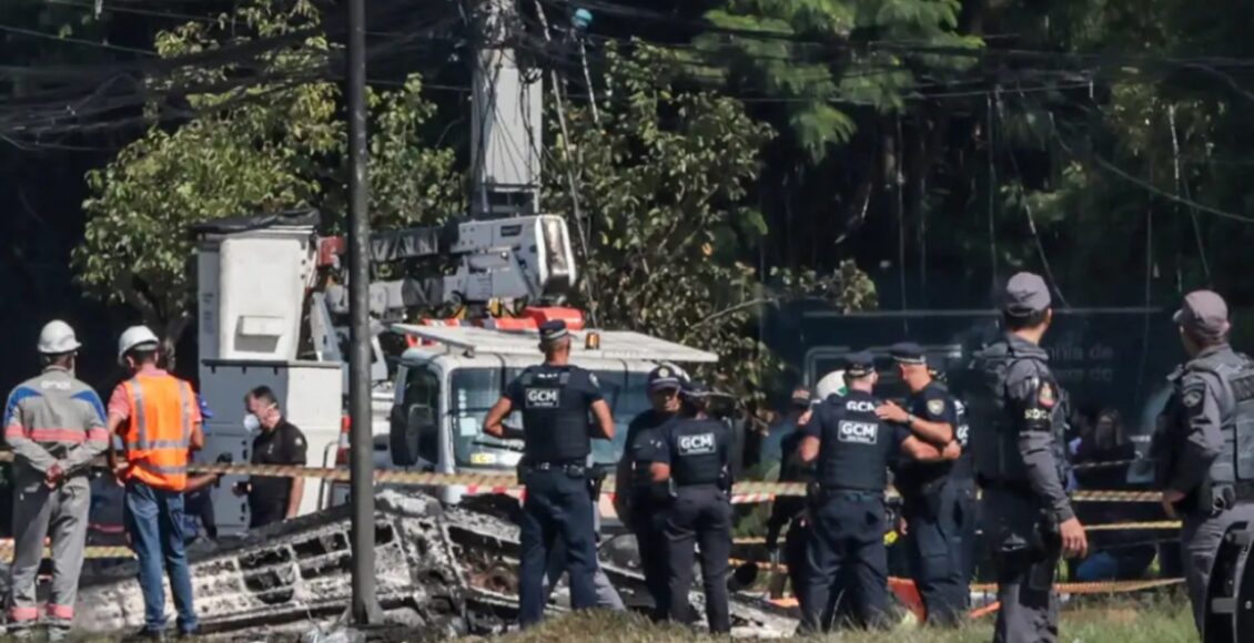 Duas Pessoas Morrem Em Queda De Aviao Em Sao Paulo