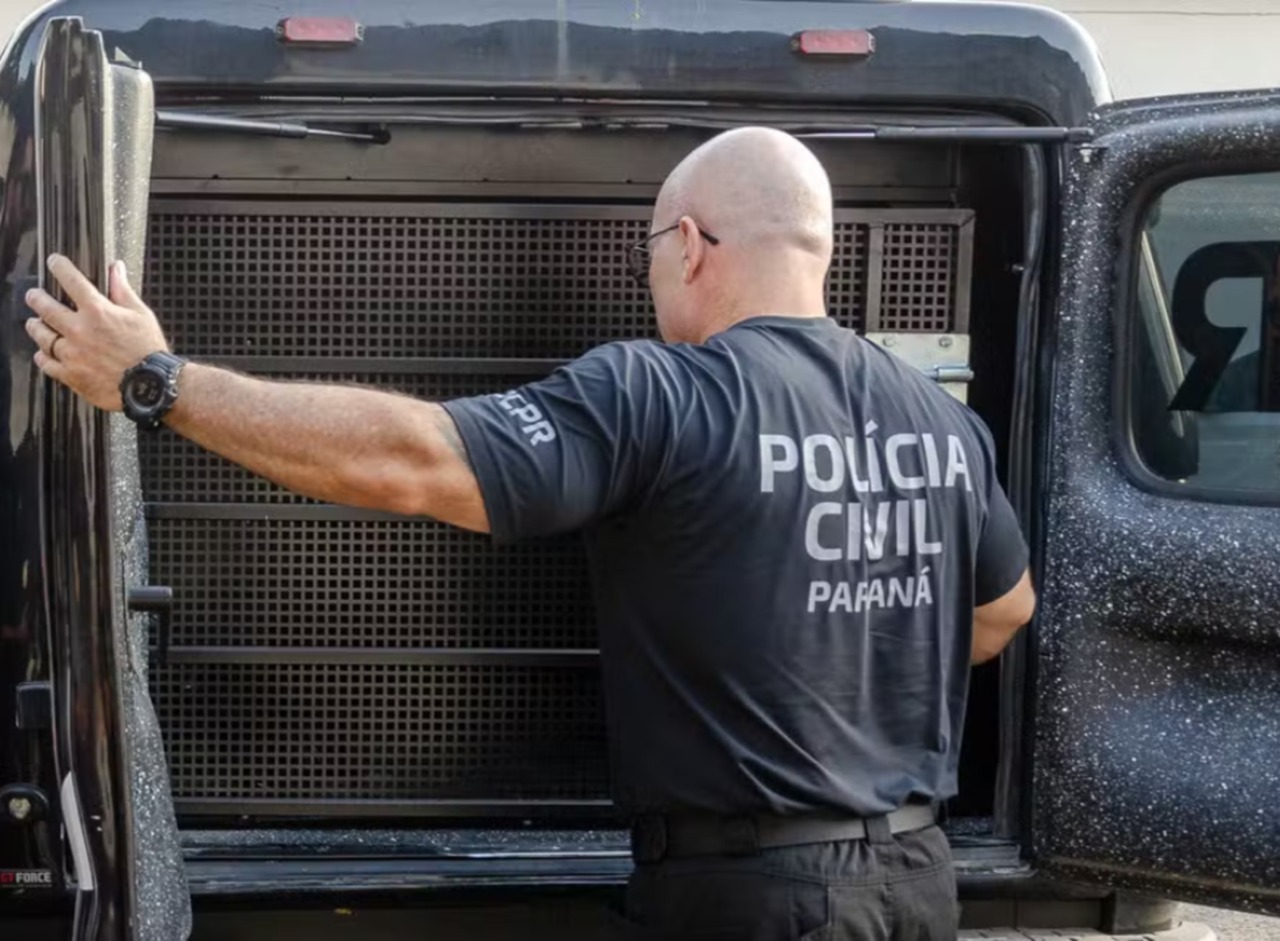 Suspeito De Sequestrar Mulheres E Preso Enquanto Ameacava Jovem Com Pistola Falsa