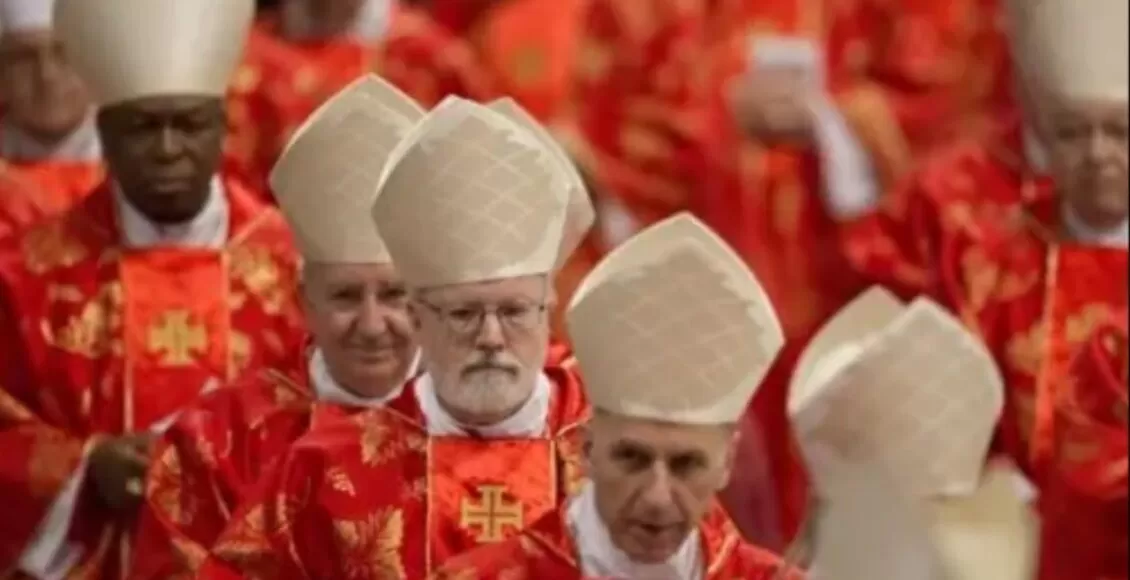 Chamine Que Anuncia Novo Papa E Instalada No Vaticano Conclave Cmoeca Na Proxima Quarta 7