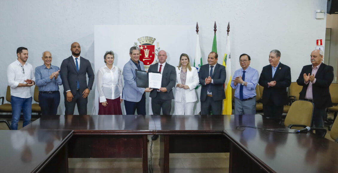 Prefeitura De Maringa Firma Parceria Com Mp Para Agilizar Solucoes Em Saude Educacao E Seguranca