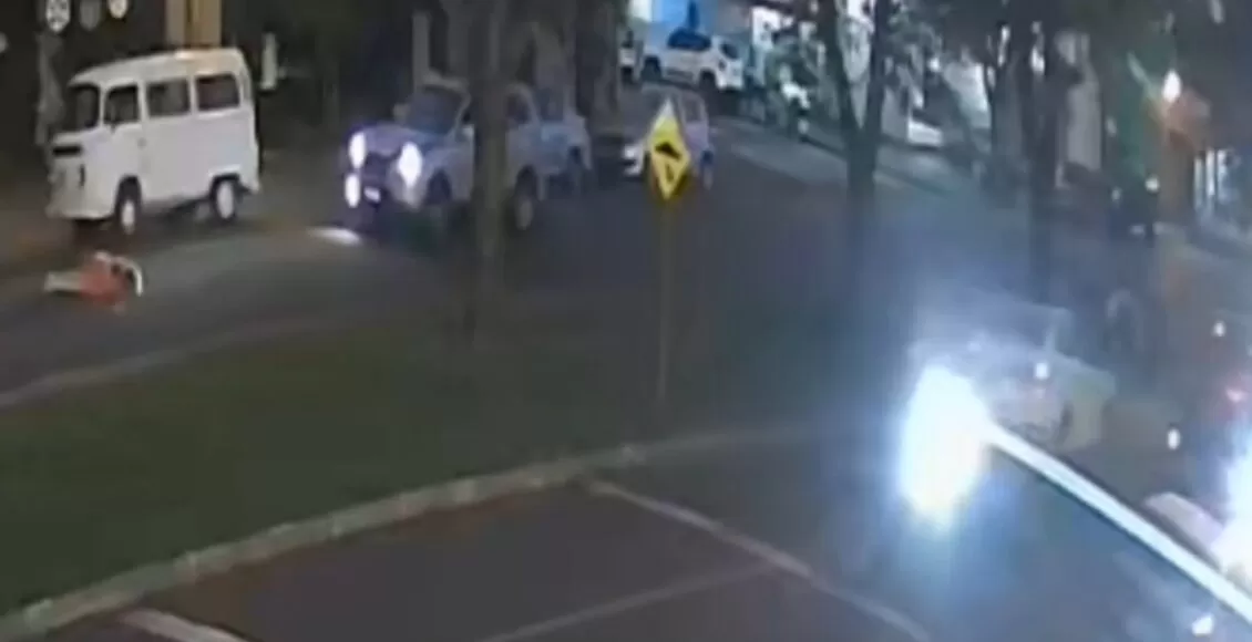 Video Mulher E Atropelada Por Carro Ao Tentar Atravessar Avenida Em Maringa