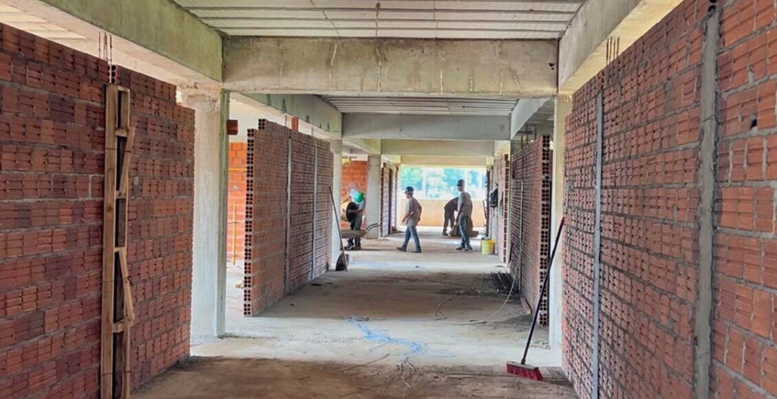 Com Investimento De R 116 Milhoes Uem Retoma Obra De Bloco Em Umuarama