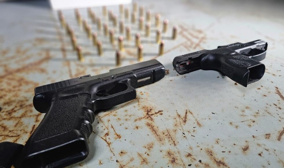 Dois Homens Com Pistolas Sao Presos Por Porte Ilegal De Arma Em Sarandi