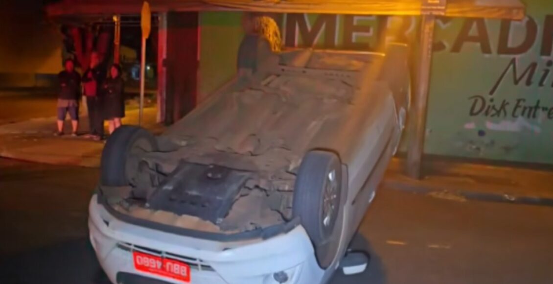 Taxista Avanca Preferencial Colide Com Outro Veiculo E Capota Em Maringa