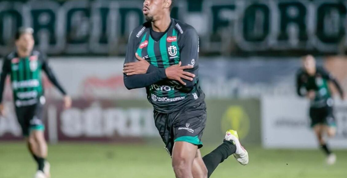 Vitinho Marca Nos Acrescimos E Maringa Fc Empata Com Itauno Por 1 A 1