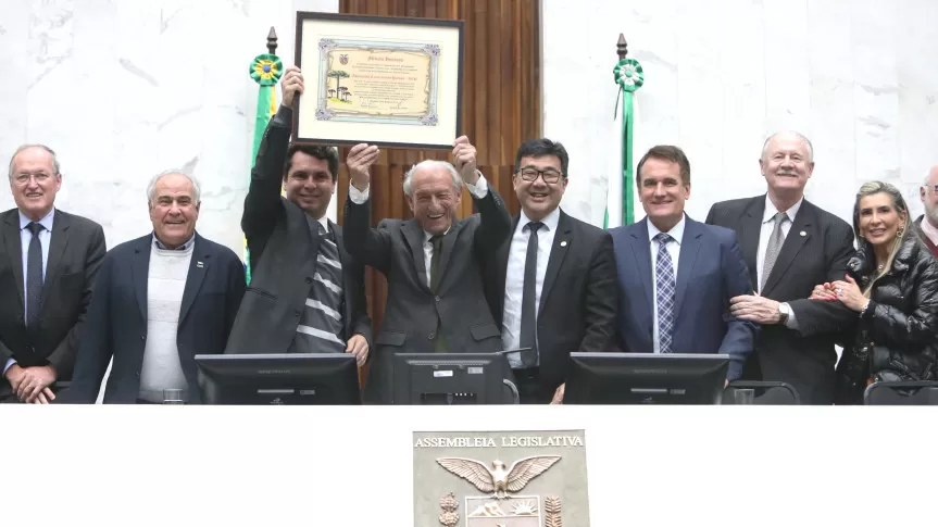 Assembleia Legislativa Homenageia 135 Anos De Historia Da Associacao Comercial Do Parana