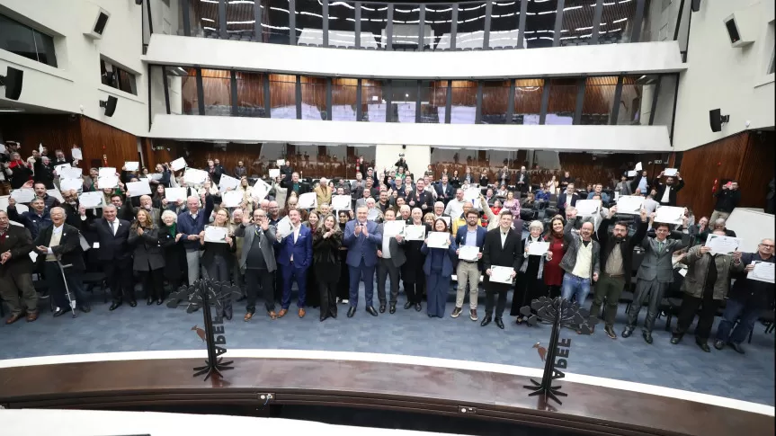 Assembleia Legislativa Promove Sessao Solene Em Homenagem Aos Engenheiros Florestais Do Parana
