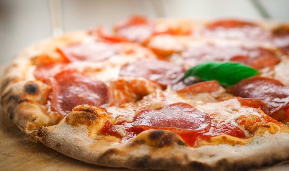 Regiao De Maringa Homem E Condenado A Mais De 5 Anos De Prisao Por Usar Dinheiro Falso Para Pagar Pizza