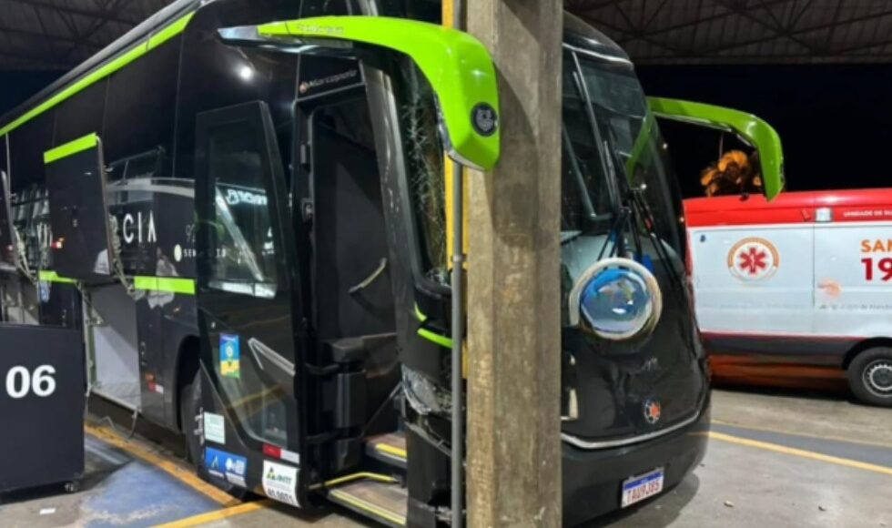Trabalhador Fica Ferido Apos Ser Atropelado Por Onibus Em Terminal Rodoviario De Maringa