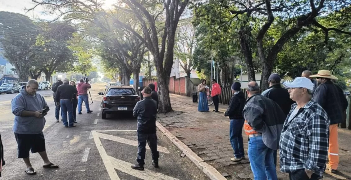 Trabalhadores Que Atuaram Na Duplicacao Da Pr 317 Protestam Contra Nao Pagamento De Rescisoes Em Maringa