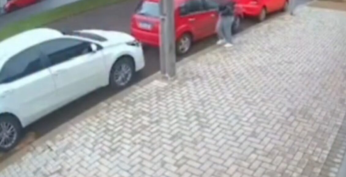 Video Mulher Danifica Carro De Ex Marido No Parana Ambos Registraram Boletins De Ocorrencia