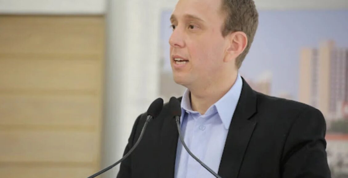 Prefeito 'tiktoker' de Sorocaba é afastado do cargo em operação da PF sobre irregularidades na Saúde