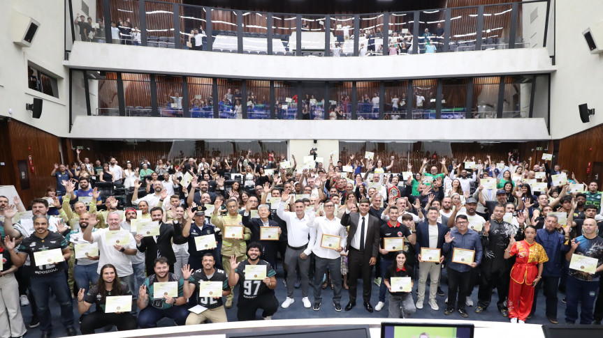Assembleia Legislativa homenageia os atletas de elite do Paraná