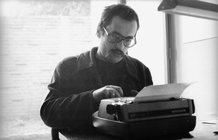 Anotações perdidas de Paulo Leminski são devolvidas à família após 44 anos