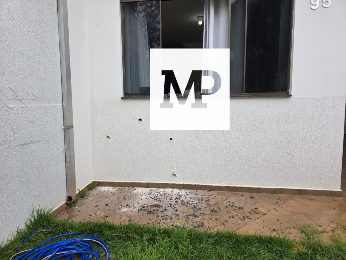 Casa é alvejada com diversos tiros em Maringá; morador relatou desavença com ex-patrão, que já o ameaçou de morte