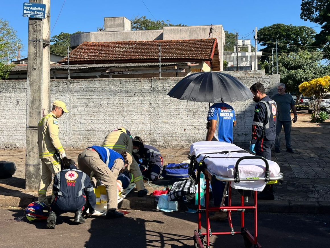 Mãe e filho sofrem ferimentos graves após acidente de trânsito no Jardim Alvorada, em Maringá