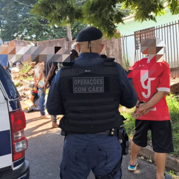 Foragido da Justiça é preso durante patrulhamento no Parque Hortência, em Maringá