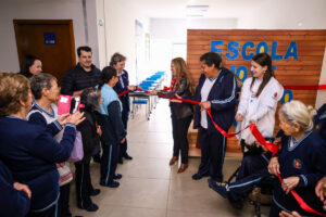 Aos 78 anos, moradora do Condomínio do Idoso volta à escola e inspira colegas em Maringá