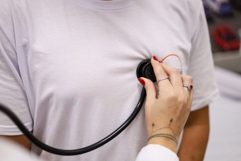 Maringá abre 43 vagas para médicos plantonistas; prazo de credenciamento termina na próxima semana