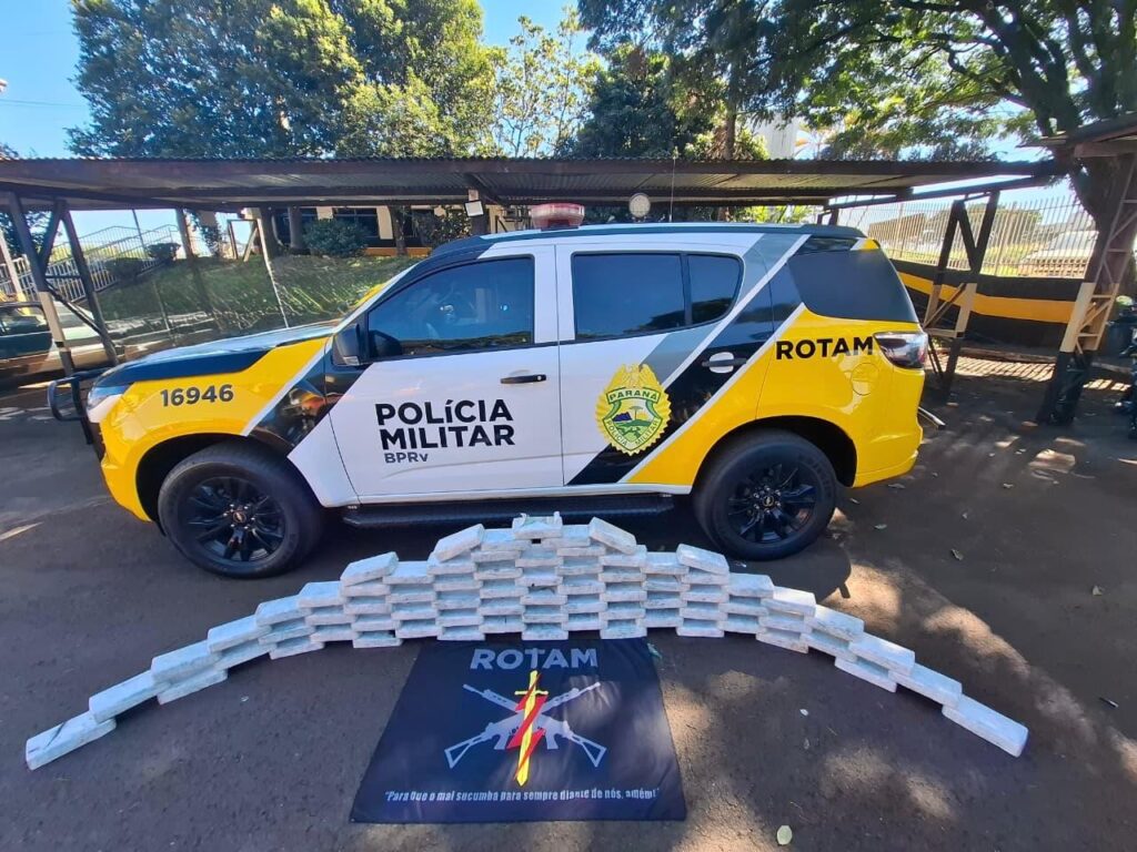 Polícia Rodoviária Estadual apreende 76 kg de crack escondidos em fundo falso de veículo na PR-323, em Doutor Camargo