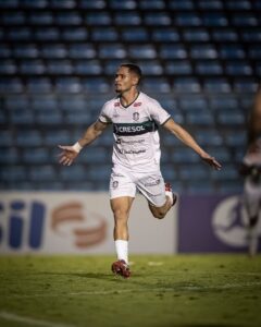 Maringá FC reage no fim, empata com o Floresta e volta ao G-8 da Série C