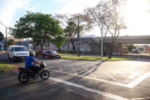 Novos semáforos são instalados em cruzamento do Contorno Norte, em Maringá