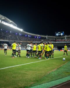 Coritiba vira nos minutos finais, vence o Remo e sobe para a 7ª posição no Campeonato Brasileiro