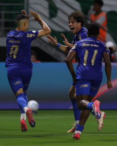 Palmeiras goleia Santos por 3 a 0 e encaminha vaga na semifinal da Copa do Brasil