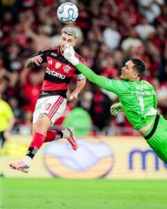 Flamengo empata com Independiente del Valle e avança à semifinal da Libertadores