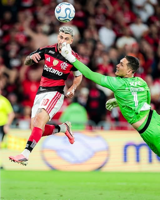 Flamengo empata com Independiente del Valle e avança à semifinal da Libertadores