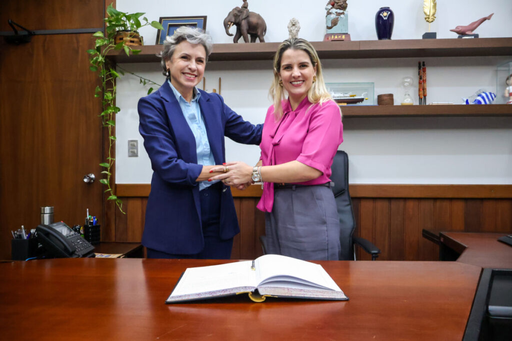 Sandra Jacovós reassume Prefeitura de Maringá após férias
