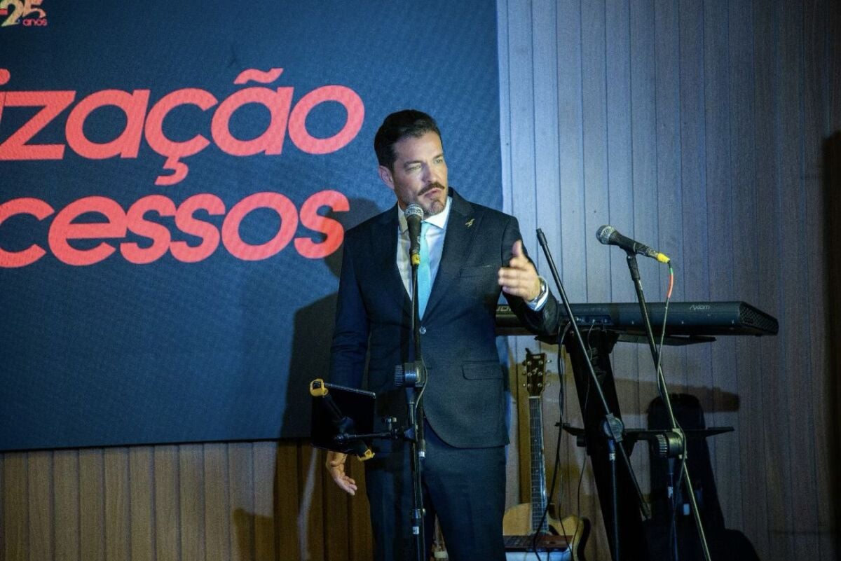 Central Imob celebra 25 anos com homenagens e olhar voltado para o futuro