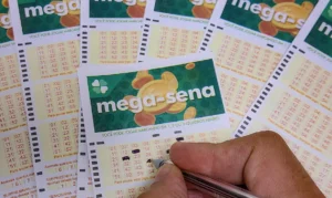 Mega-Sena acumula e prêmio chega a R$ 305 milhões