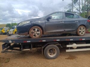 PM recupera carro roubado na área rural de Marialva