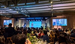 Julio César Samorano Filho recebe Prêmio Jovem Empreendedor 2026