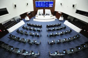 Paraná elege 54 deputados estaduais; PL e PSD concentram as maiores bancadas na Assembleia Legislativa