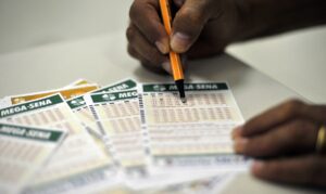 Mega-Sena acumula e prêmio chega a R$ 170 milhões