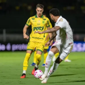 Mirassol vence o Inter e ajuda o Corinthians no Brasileirão