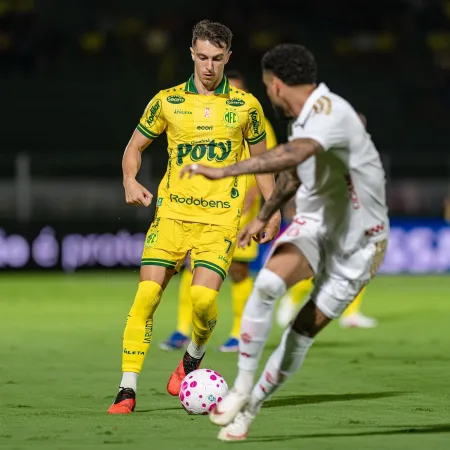 Mirassol vence o Inter e ajuda o Corinthians no Brasileirão